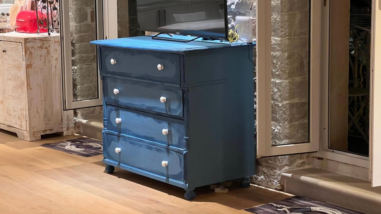 Palazzo Di Toma Apartment Milna  Bagian luar foto