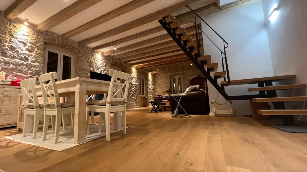 Palazzo Di Toma Apartment Milna  Bagian luar foto